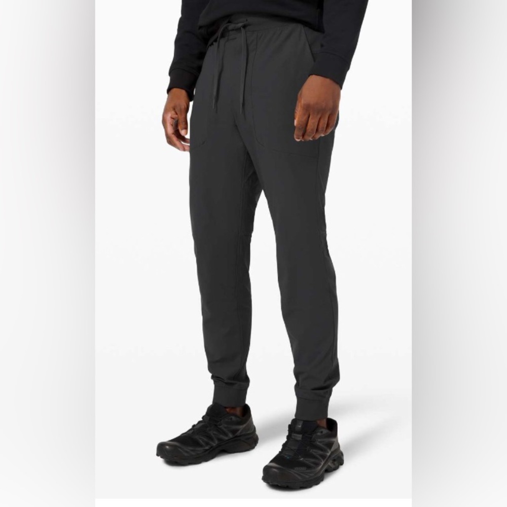 Lululemon ABC Jogger 31”
Obsidian